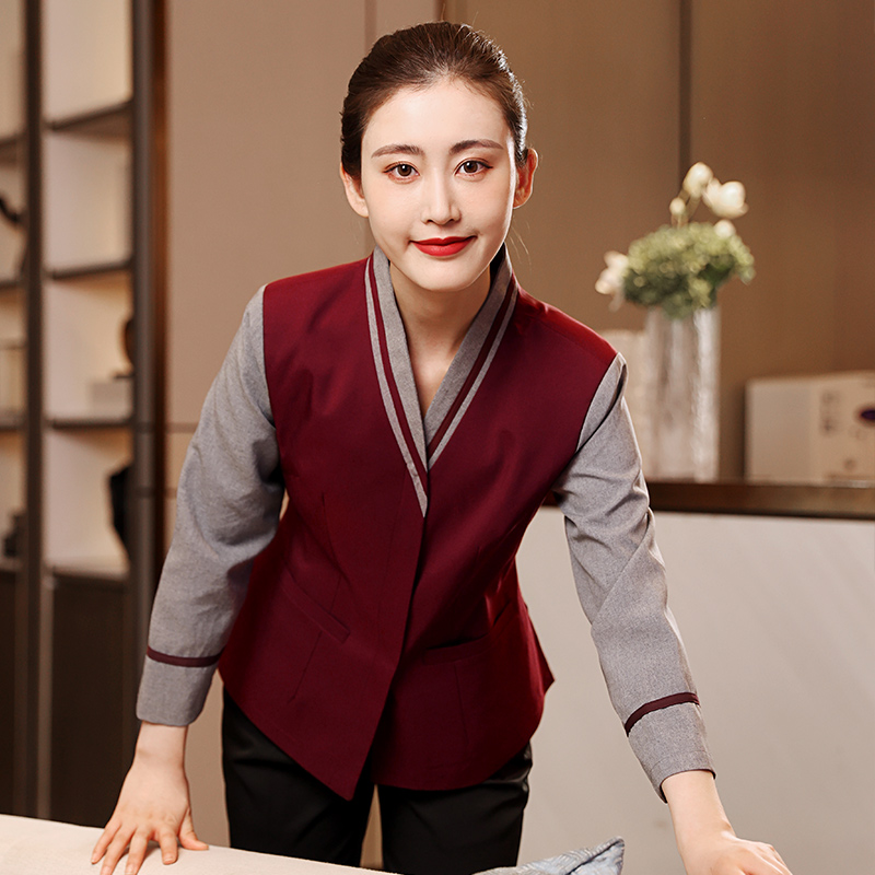 HT032-482-11女秋冬保潔服