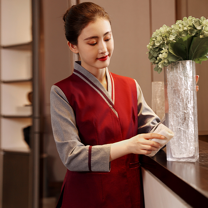 HT032-482-11女秋冬保潔服