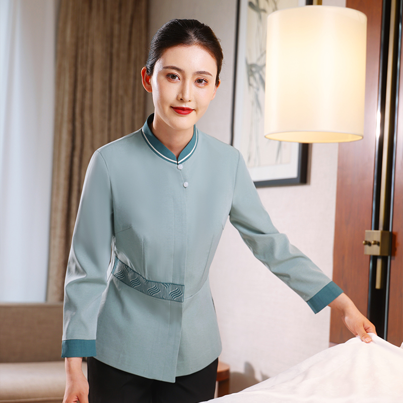 HT032-1070女秋冬保潔服