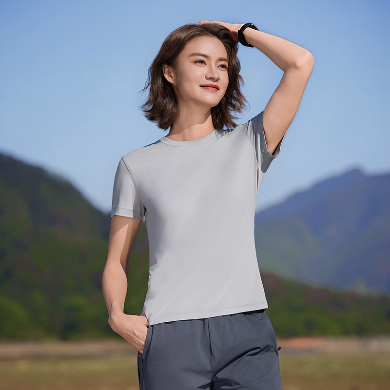 HT042-182 Golf outdoor sports series – ultra?soft zero?sensation technology value short?sleeve crew?neck T?shirt