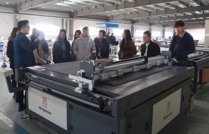 中原工學院同學來到富怡集團實習培訓 中原工學院同學來到富怡集團實習培訓