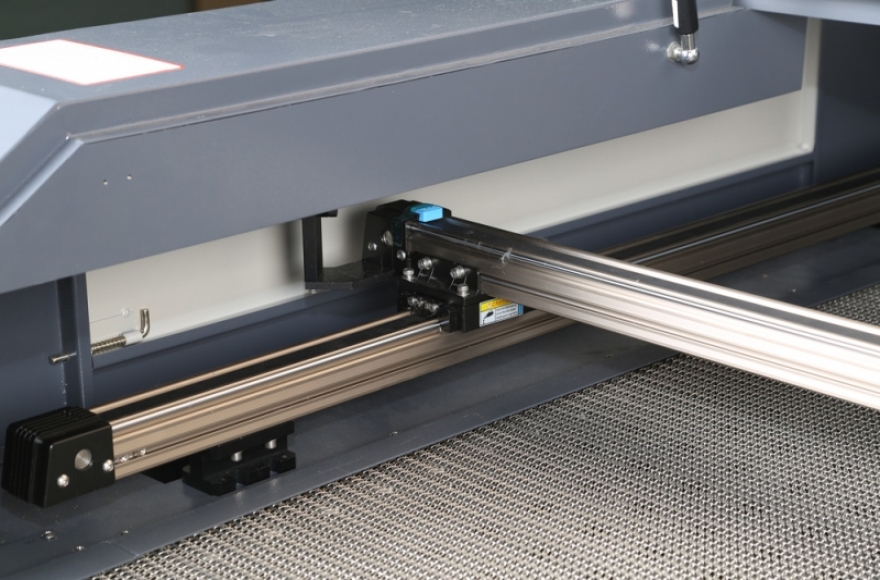 Laser Cutting Machine with Auto Feeding System