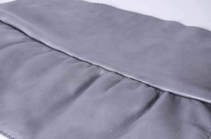 Program control, differential, abutted seam sewing machine