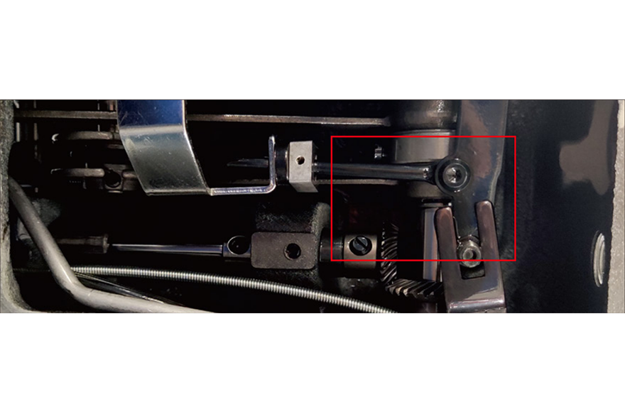 Full step computer pattern lockstitch sewing machine