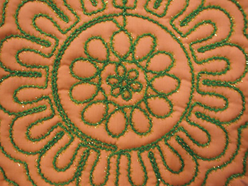 Richpeace Computerized Multi-color Double Roll Quilting and Embroidery Machine Richpeace Computerized Multi-color Double Roll Quilting and Embroidery Machine